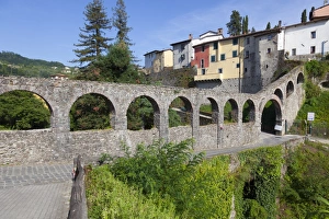 Roman Aqueduct, Barga, Tuscany, Italy, Europe
