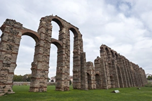 Extremadura Prints: Roman Aqueduct in Merida, UNESCO World Heritage Site, Badajoz, Extremadura, Spain, Europe
