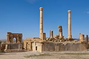 Images Dated 31st October 2010: The Roman ruins, Timgad, UNESCO World Heritage Site, Algeria, North Africa, Africa