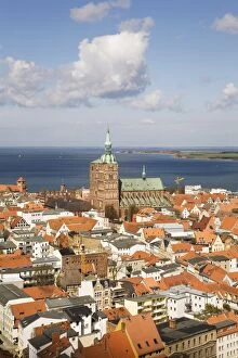 Images Dated 22nd April 2010: The rooftops of the city, Stralsund, UNESCO World Heritage Site, Mecklenburg-Vorpommern