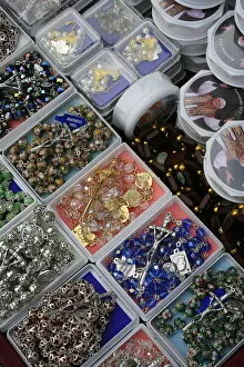 Images Dated 8th April 2007: Rosaries for sale, Rome, Lazio, Italy, Europe