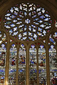 Images Dated 24th December 2007: Rose window, St. Etienne Cathedral, Auxerre, Yonne, Burgundy, France, Europe