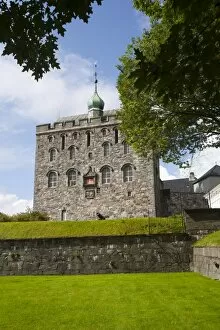 Images Dated 13th August 2009: Rosenkrantztarnet tower, Bryggen, UNESCO World Heritage Site, Bergen, Hordaland