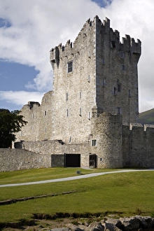 Images Dated 6th August 2006: Ross Castle