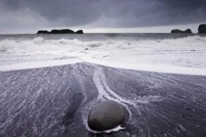 Images Dated 25th August 2009: Rough sea on Reynisfjara black sand beach, near Vik, in the south of Iceland (Sudurland)