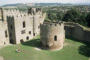 Round church and Great Hall, Ludlow Castle, Shropshire, England, United Kingdom, Europe Round church and Great Hall, Ludlow Castle, Shropshire, England, United Kingdom, Europe