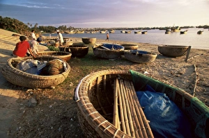 Water Way Prints: Round woven skiffs