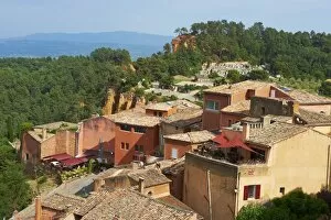 Images Dated 14th June 2009: Roussillon village, Luberon, Vaucluse, Provence, France, Europe