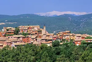 Vista Prints: Roussillon village with Mont Ventoux in the background in the Luberon Massif of Vaucluse in Provence