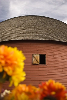 Images Dated 31st October 2007: Route 66 Round Barn, Arcadia, Oklahoma, United States of America, North America