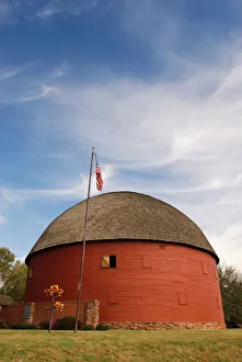 Images Dated 31st October 2007: Route 66 Round Barn, Arcadia, Oklahoma, United States of America, North America