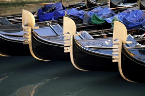 Repeating Prints: Row of gondolas