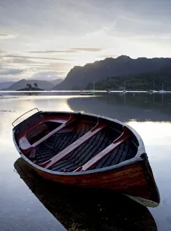 Images Dated 12th September 2009: Rowing boat at low tide, dawn, Plokton, near Kyle of Lochalsh, Highland