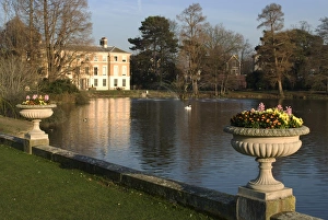 Images Dated 18th March 2009: Royal Botanic Gardens (Kew Gardens), UNESCO World Heritage Site, Kew, Greater London