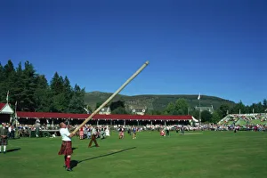 Images Dated 28th February 2008: Royal Highland Games, Braemar, Grampian, Scotland, United Kingdom, Europe