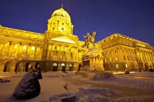 Images Dated 20th December 2009: Royal Palace illuminated on a winters night, Castle Hill, Budapest, Hungary, Europe