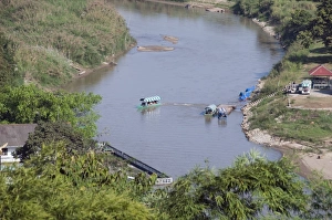 Images Dated 2nd January 2008: Ruak River joining the Mekong River, the left bank of Ruak is Thailand