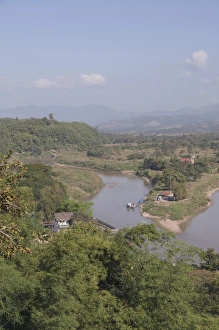 Images Dated 2nd January 2008: Ruak River joining the Mekong River, the left bank of Ruak is Thailand