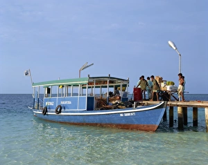 Rubbish Prints: Rubbish collection by Dhomi on the island of Nakatchafushi