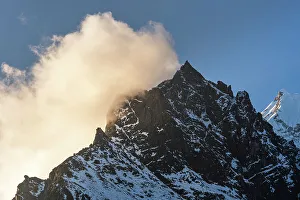 Rugged snowy mountain massif of Langtang Lirung, Lang Tang Valley Trek, Himalayas, Nepal, Asia
