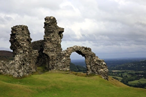 Remains Prints: The ruins of Dinas Bran, a medieval castle near Llangollen