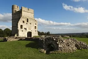 Berkshire Collection: Ruins of Donnington Castle, Newbury, Berkshire, England