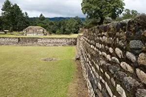 Images Dated 29th October 2010: The ruins of Iximche near Tecpan, Guatemala, Central America