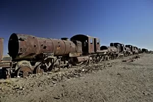 Images Dated 5th November 2010: Rusting locomotive at train graveyard, Uyuni, Bolivia, South America