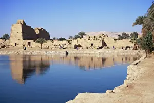 Egyptology Prints: Sacred pool, Temple of Karnak, UNESCO World Heritage Site, Thebes, Egypt