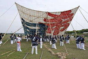 Images Dated 4th May 2009: Sagami Kite Festival which boasts the largest kite in Japan at over 14 meters square