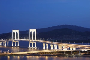 Images Dated 14th August 2008: Sai Van bridge at dusk, Macau, China, Asia