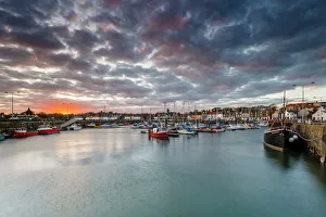 Quaint Prints: Sailing boats at sunset in the harbour at Anstruther