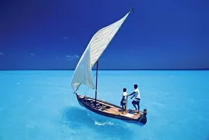 s ailing with traditional dhoni, North Male Atoll, Maldives , Indian Ocean, As ia