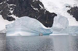 Images Dated 21st February 2009: Sailing yacht and iceberg, Errera Channel, Antarctic Peninsula, Antarctica, Polar Regions
