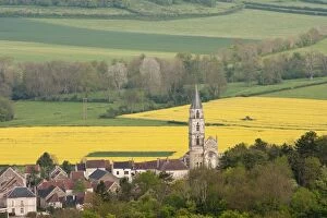 Images Dated 1st May 2009: Saint-Pere sous Vezelay village, Burgundy, France, Europe