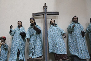 Images Dated 27th November 2007: Saints dressed in handmade clothes in church, Santiago Atitlan, Lake Atitlan