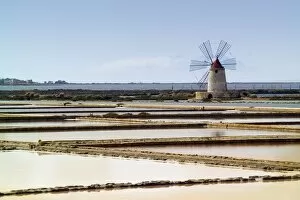 Images Dated 10th August 2005: Salt pans, Saline, Sicily, Italy, Europe