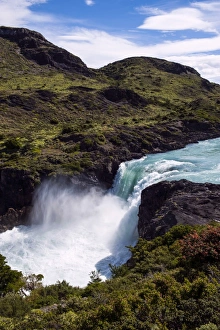 Images Dated 13th December 2008: Salto Grande waterfall in the Torres del Paine National Park, Patagonia, Chile, South America