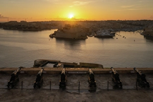 Cannons Prints: The Saluting Battery at sunrise, Valletta, Malta