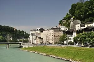 Images Dated 11th July 2010: Salzach River and Old Town, Salzburg, Austria, Europe