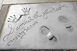 Images Dated 23rd July 2009: Samuel Jackson, Hand and Foot Prints, Chinese Mann movie Theatre, Hollywood Boulevard