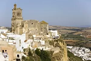 Images Dated 22nd July 2008: San Pedro cathedral, Arcos de la Frontera, one of the white villages, Andalucia