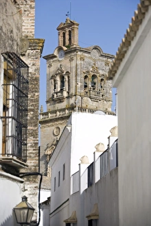 Images Dated 22nd July 2008: San Pedro cathedral, Arcos de la Frontera, one of the white villages, Andalucia
