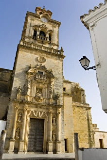 Images Dated 22nd July 2008: San Pedro cathedral, Arcos de la Frontera, one of the white villages, Andalucia