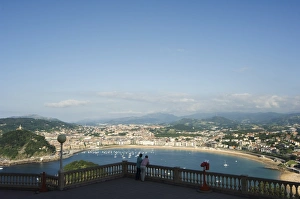 Images Dated 8th January 2000: San Sebastian Bay