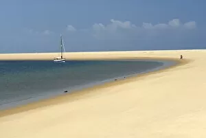 Images Dated 19th September 2008: Sand bank, old sailing yacht anchored, Bay of Arcachon, Cote d Argent