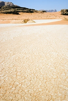 Images Dated 11th October 2007: Sand in Wadi Rum, Jordan, Middle East