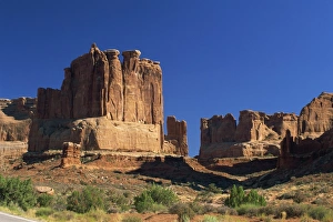 Rock Cliff Prints: Sandstone cliffs above the Park Avenue trail