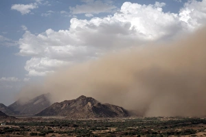 Images Dated 24th January 2000: A sandstorm near the Sudanese border, Eritrea, Africa