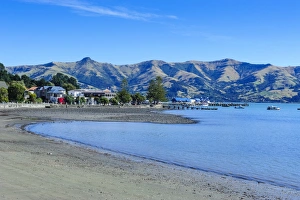 Canterbury Prints: Sandy beach in Akaroa harbour, Banks Peninsula